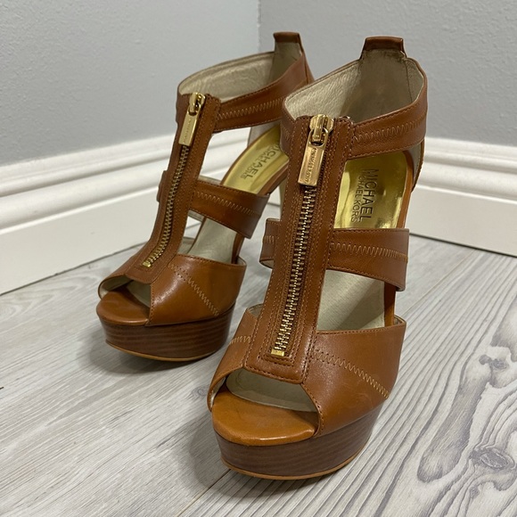 Michael Kors Shoes - Michael Kors Strappy Heels 👠